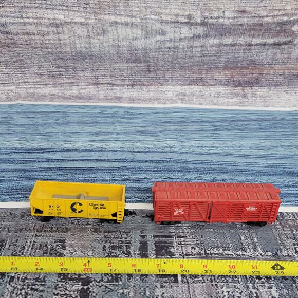 Vintage tyco H.O scale 2pcs B.O chessie systems and swift livestock express car - Picture 4 of 8